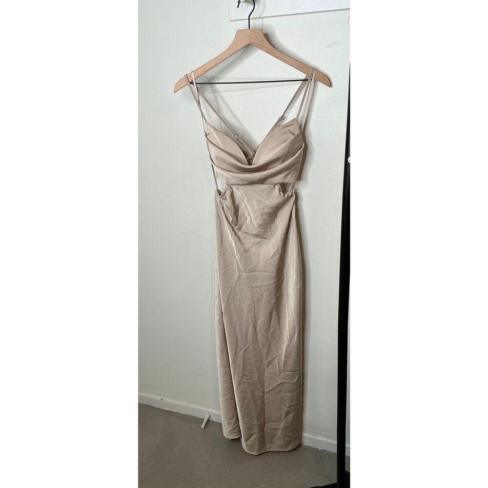 Lilyful Cut Out Evening Dress - Picture 3 of 9